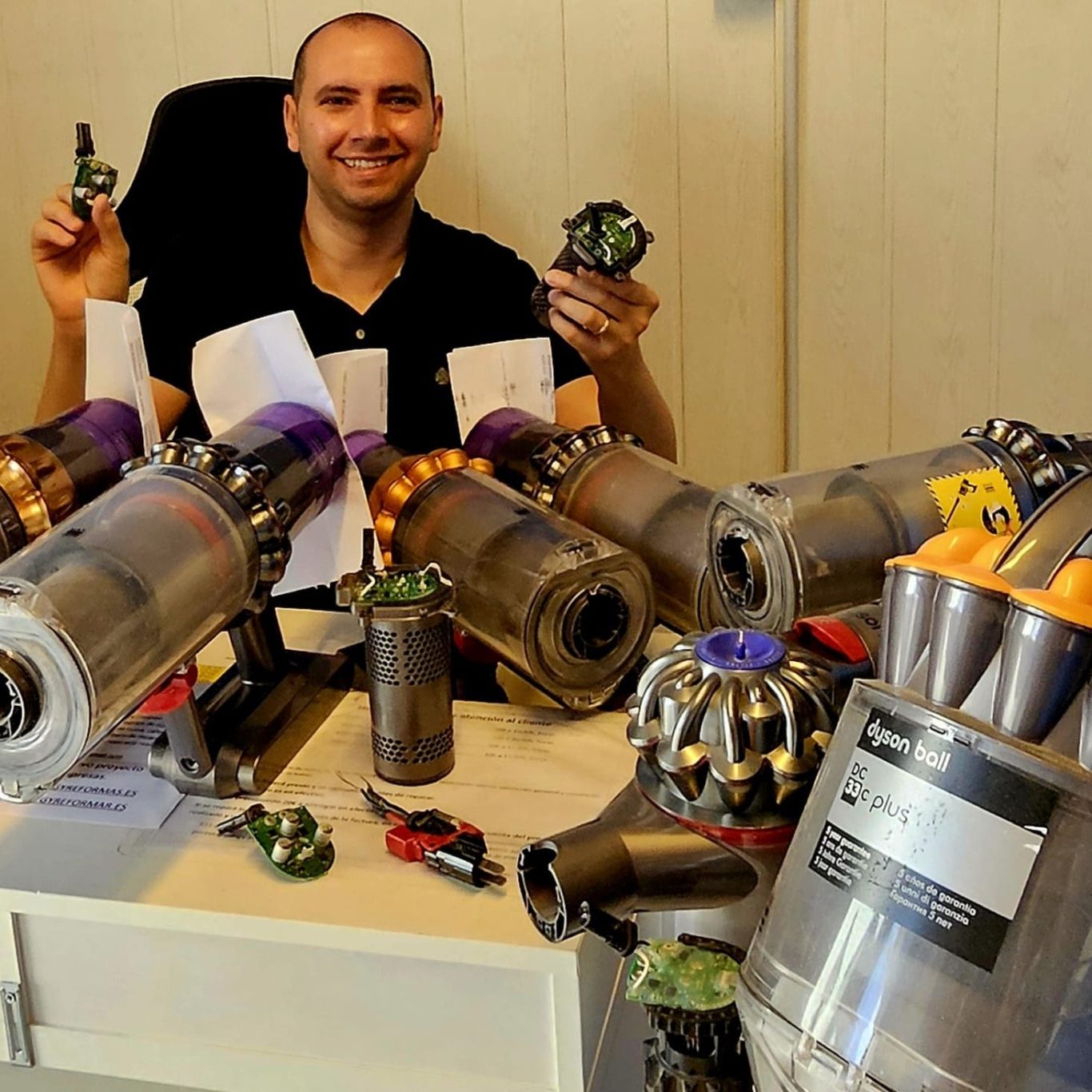 Reparamos su Dyson en Malaga Reparamos su Dyson en Malaga