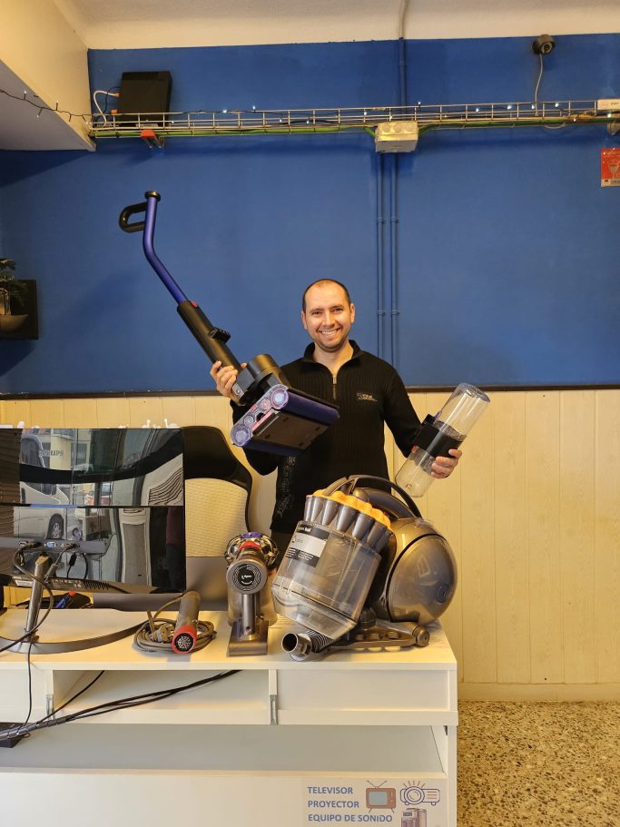 Taller para reparar aspirador Dyson Taller de reparación de aspiradoras Dyson